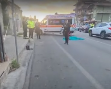 Travolta all’alba da un’auto pirata, morta 58enne di Campli